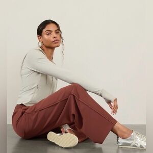 Athleta•Endeavor Relaxed Pant•Size XS•NWT